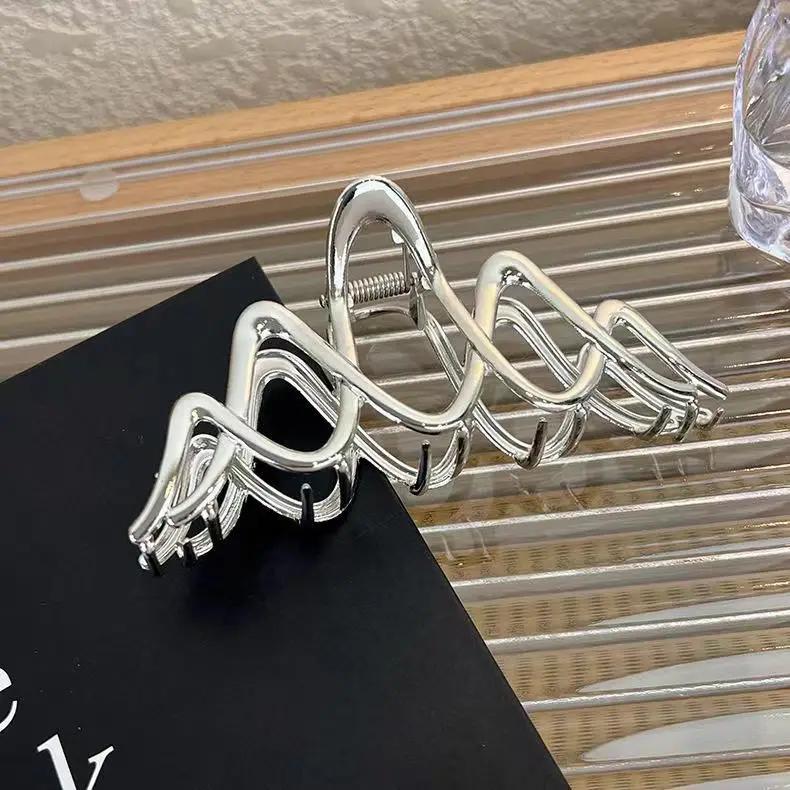 Fashion Wave metal large grab clip simple back hair clip 2025 new light luxury shark clip temperament hair accessory