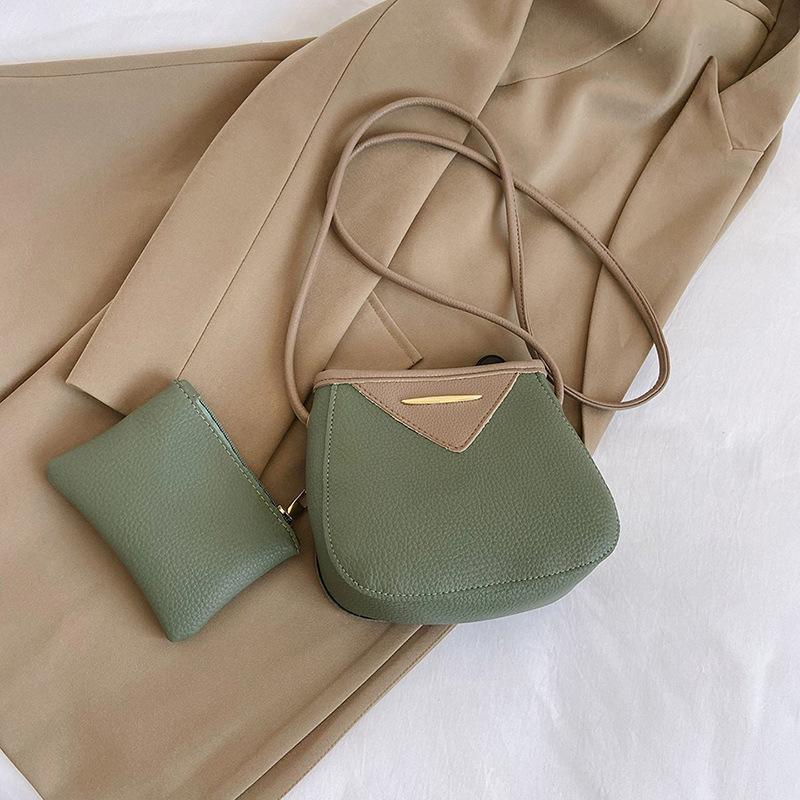 

Retro color matching fashion shoulder messenger bag 2025 summer new foreign style this year popular Korean version women s bag leisure bag зелёный
