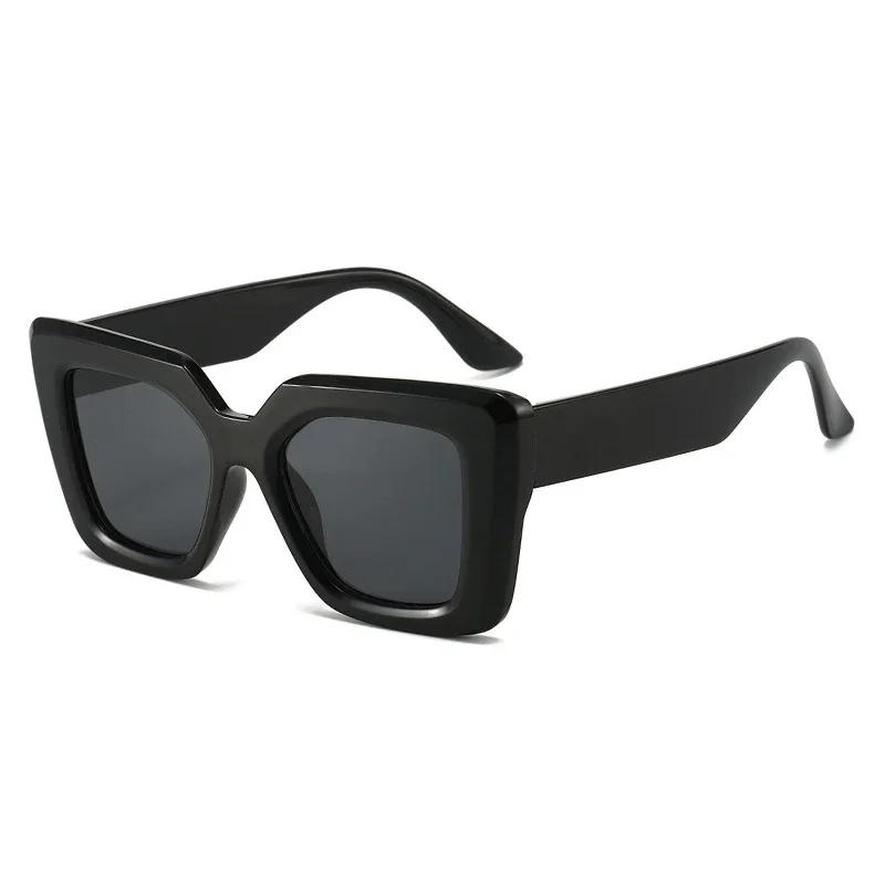 Fashion Vintage Large Frame Sunglasses Trendy Black UV400 Protection for Men Women Travel Shades
