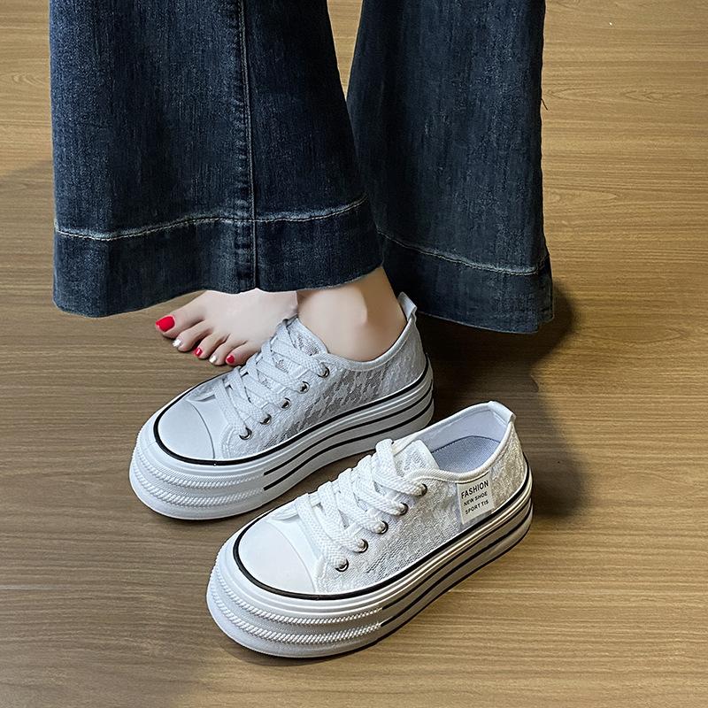 Sommer Mesh weiße Schuhe neuer Student atmungsaktiv Höhe erhöhen lässige Canvas-Schuhe