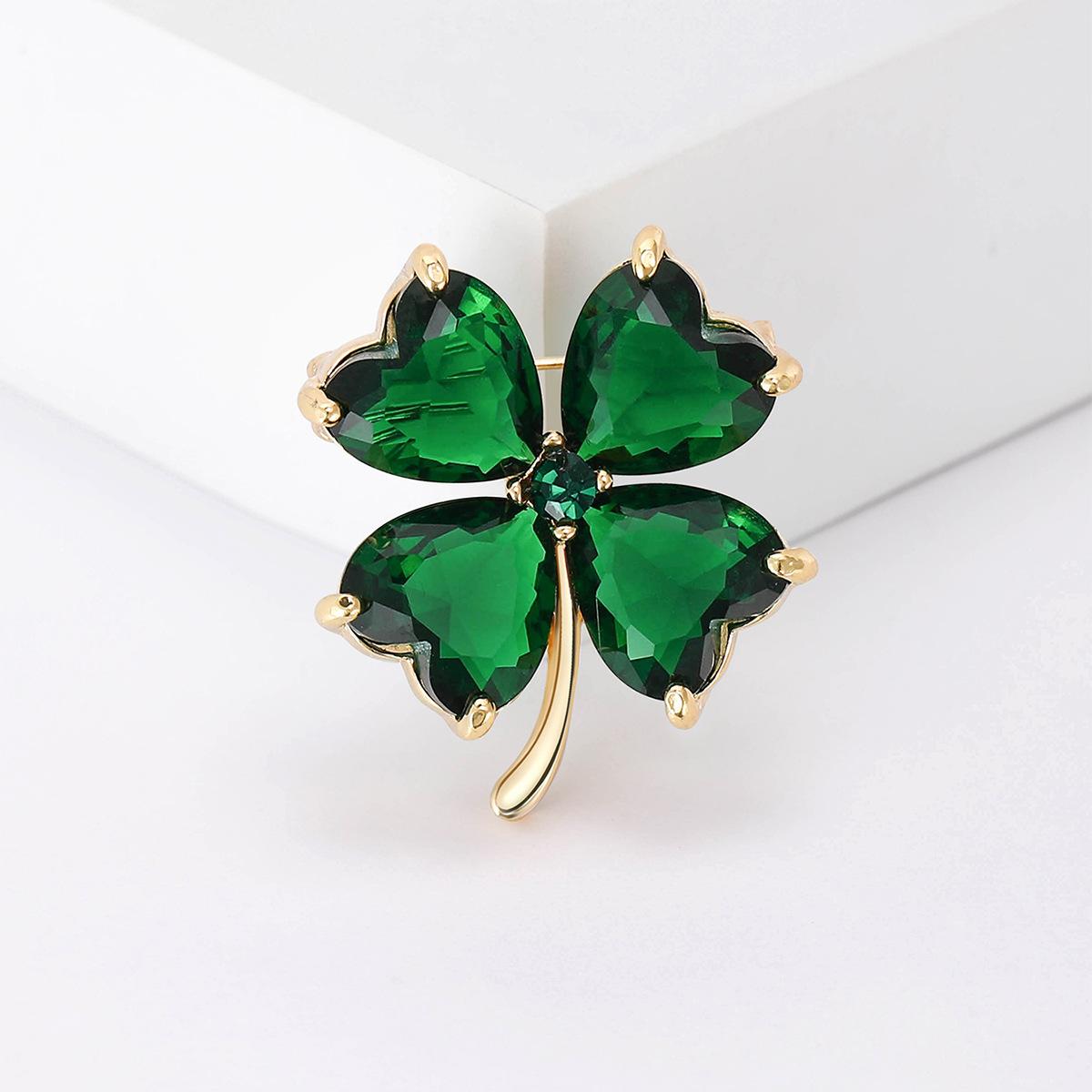 

Нежные хрустальные броши в виде четырехлистного клевера для женщин, ретро-булавка на лацкан в виде изумрудного сердца, женская свадебная одежда, ювелирные изделия, универсальный металлический аксессуар