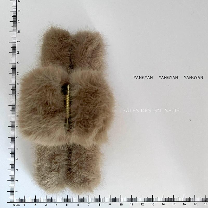 Extragroßer Plüsch-Herz-Klammerclip - Hochwertiges flauschiges Herbst-/Winter-Haaraccessoire für Damen