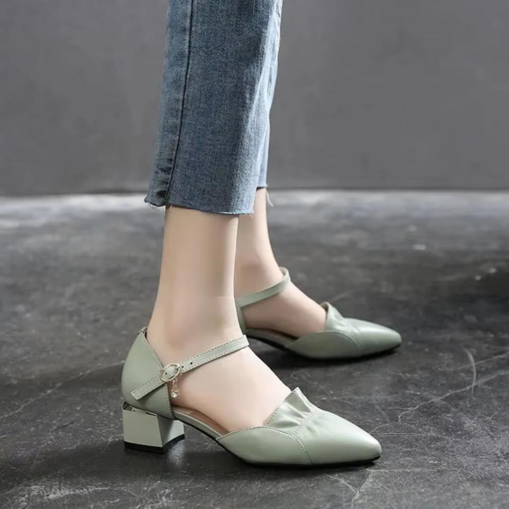 2024 Wholesale Fashionable Casual Women's Shoes and Sandals Comfortable Thick Heeled Hollow Design Button Closure Work Shoes
