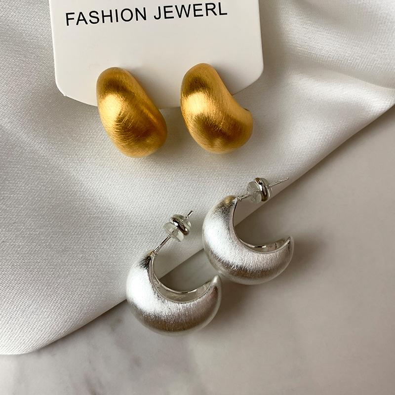 S sterling silver needle brushed retro crescent earrings women's cold wind niche versatile high-end stud earrings