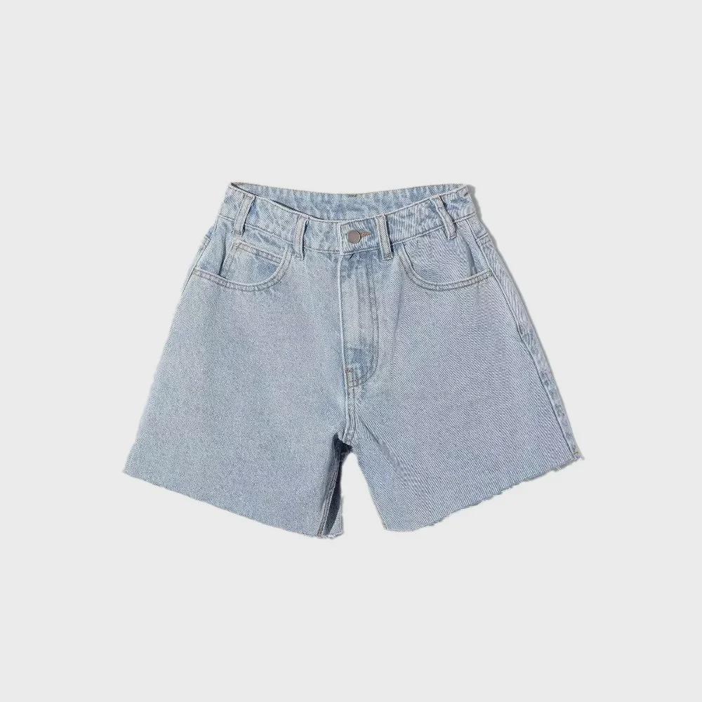 Women's Stylish Raw Edge Denim Shorts: Simple, Versatile Design for Popular European and US Markets