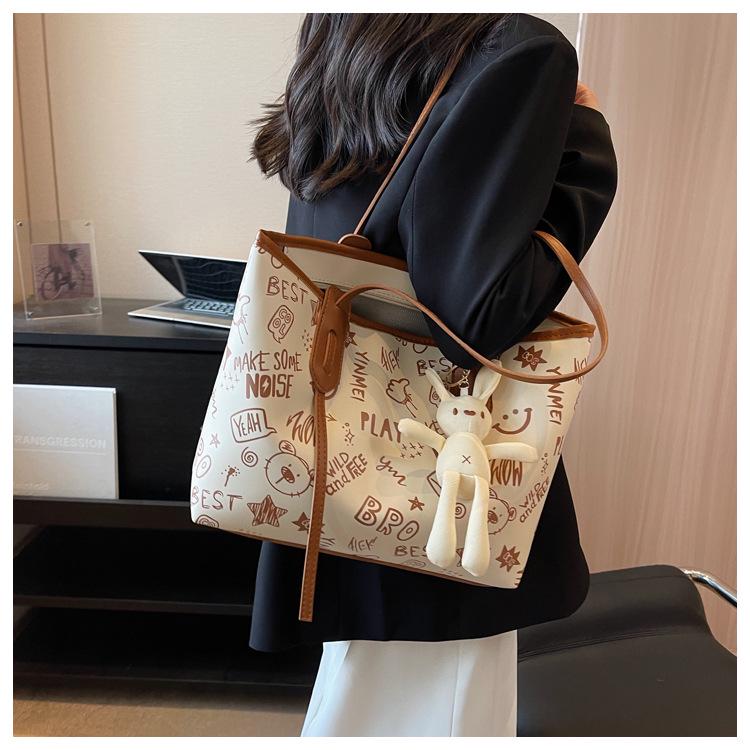 Spring 2026 Women's Large Tote Bag: Stylish, Versatile Shoulder Handbag for Fashion and Commutes