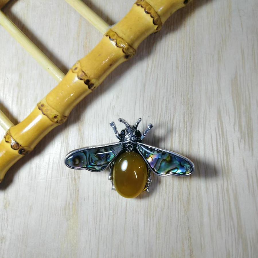 Shell Embedded Butterfly Brooch Pin Pendant With Fashionable Purple Crystal For Women And Men