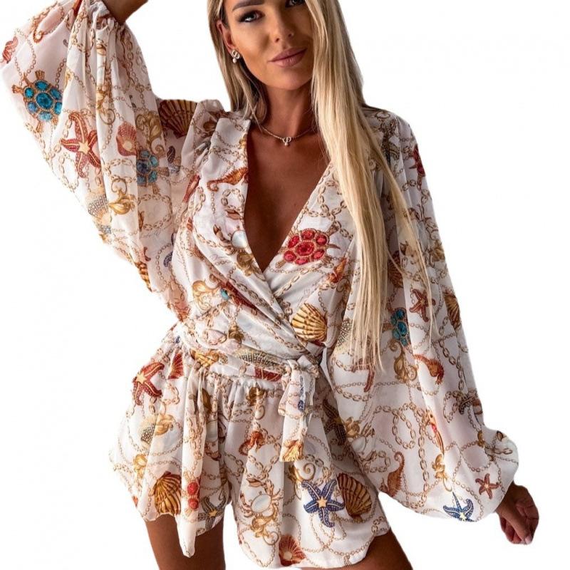 Women's Floral Two Piece Set V Neck Bell Sleeve Top Shorts Vacation Outfit