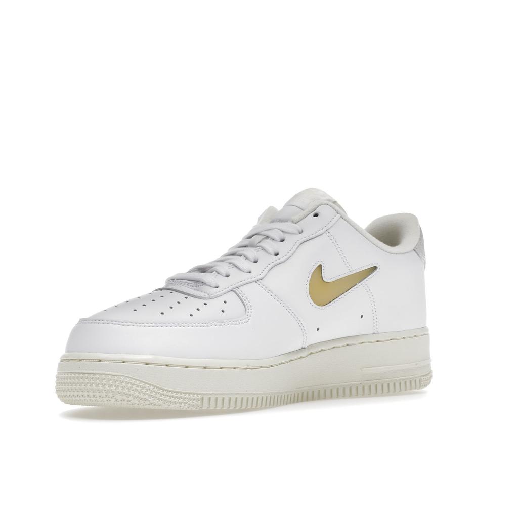 Nike Air Force 1 07 LX Pale Vanilla Men Sneakers White Coconut-Milk DC8894-100