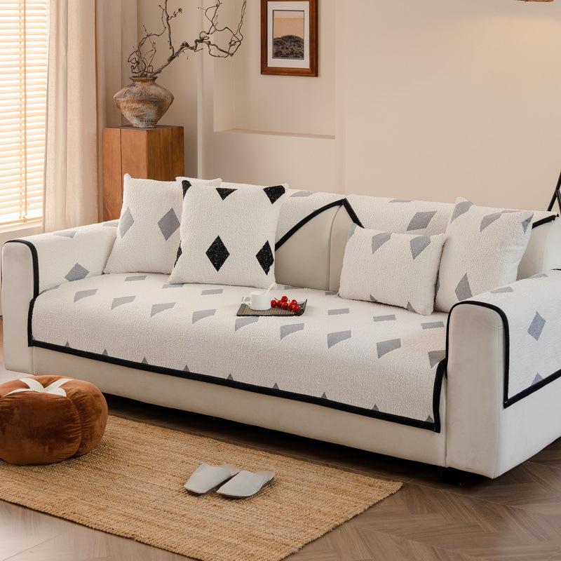 

Современный простой осенне-зимний диванный коврик, легкий роскошный премиум-коврик для дивана, новый противоскользящий чехол для дивана, утолщенный плюшевый чехол из ткани 70x70