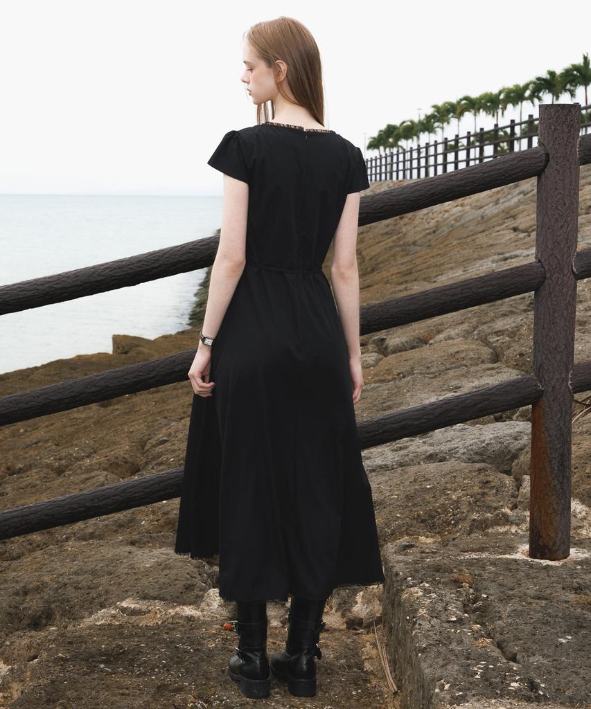 DEHEVE V-Neck Flare Dress [Black]
