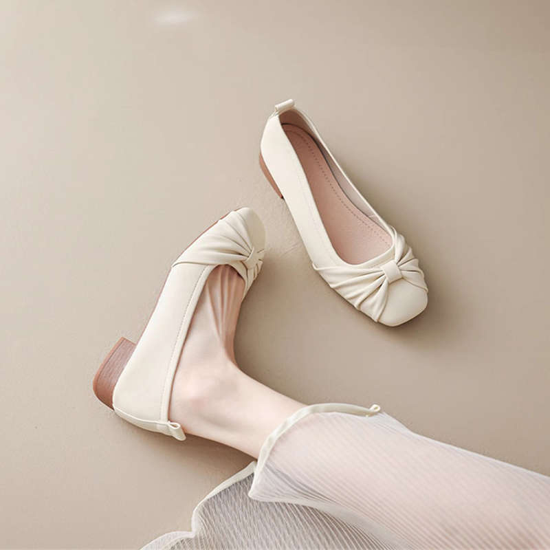 Soft-soled small fragrant style Mary Jane shallow mouth single shoes women's 2025 spring new one-pedal ballet shoes French ladle shoes