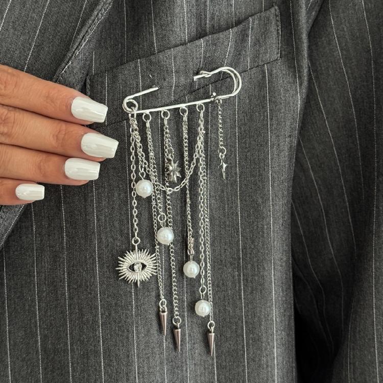 Elegant Metal Chain Tassels Brooch Badge With Layered Effect For Adding Flair To Coats Bags And Various Garments