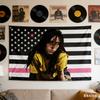 1 Stück Billie Eilish Amerikanische Flagge Wandteppich Polyester 2D Wandkunst Rosa Akzent Schwarz Weiß Dekor für Schlafzimmer Wohnzimmer Musik Fa