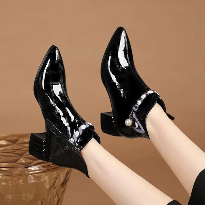 Glossy Short Boots Women'S Autumn Winter New Style Versatile Medium Heel Thick Heel Pointed Toe Side Zipper Soft Painted Leather