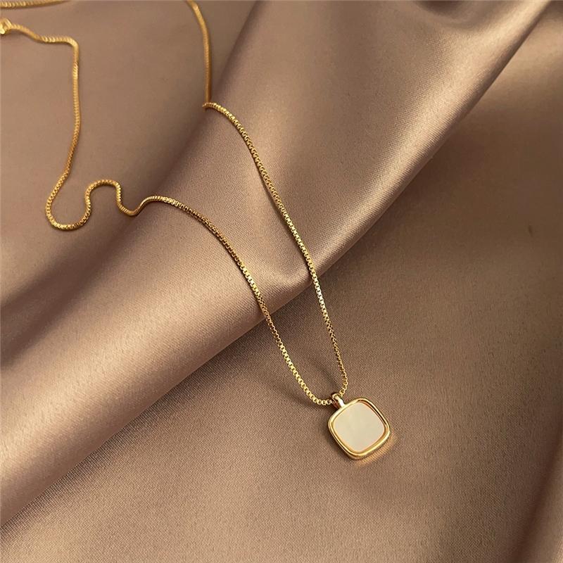 French Style Elegant Natural Pearl Heart Shape Women's All-Match Niche Light Luxury Snake Chain Sweater Chain Real Gold Plating