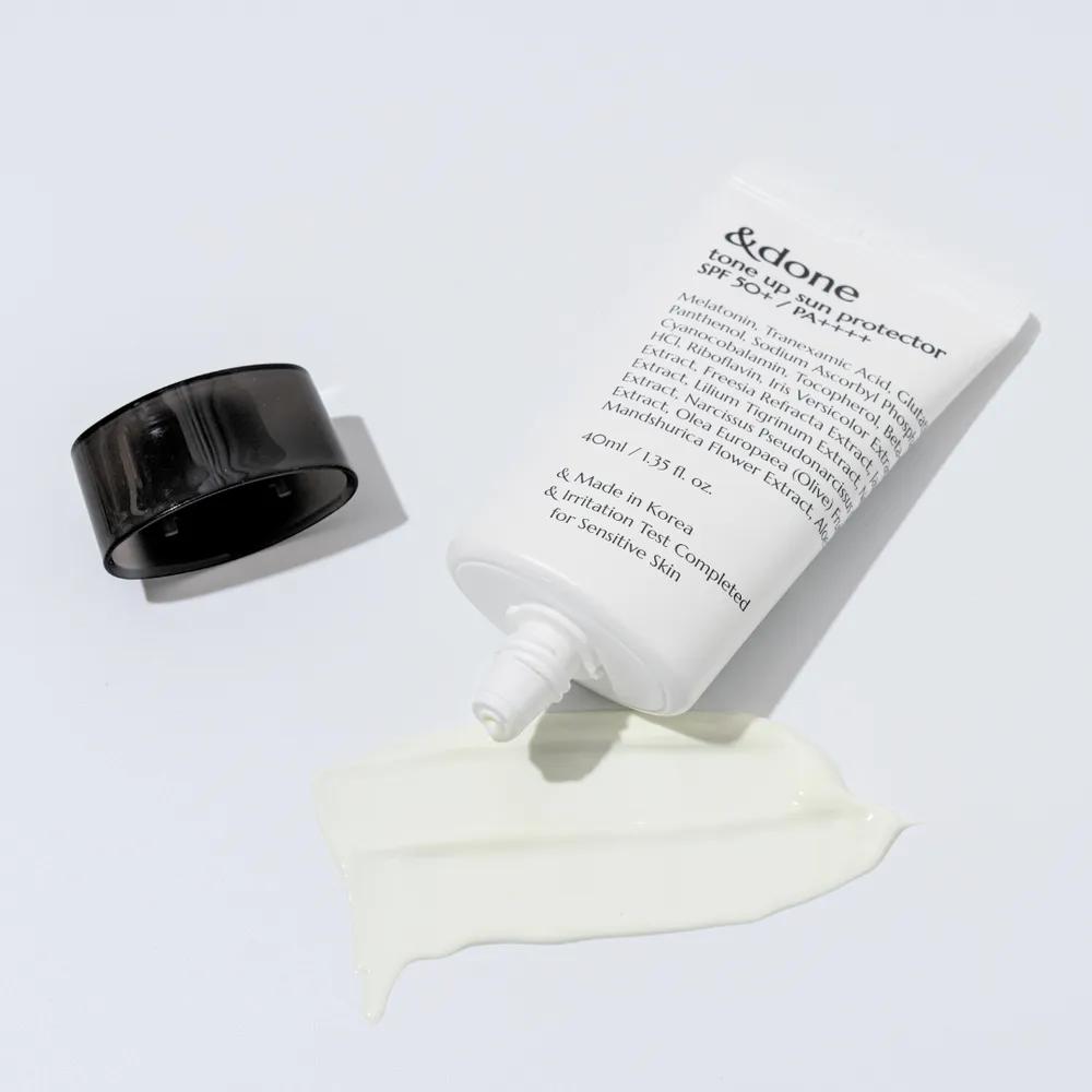 

Tone-Up Sun Protector Sun Cream SPF50+ PA++++ 40ml (2 Pieces)