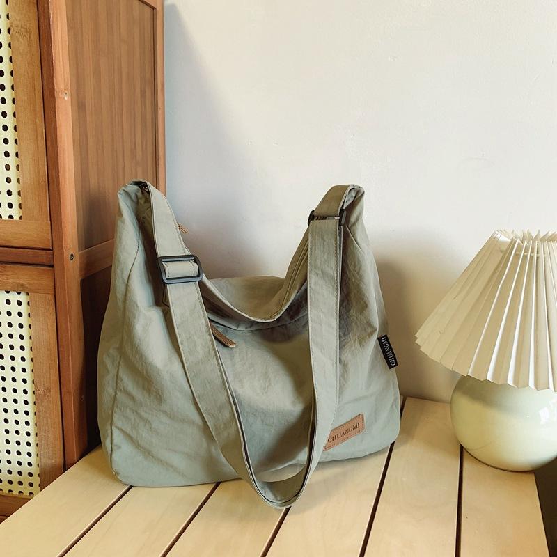 Large Capacity Messenger Bag Anti-splashing Nylon Cloth Messenger Bag Casual College Student Shoulder Bag Fashion Tote Bag