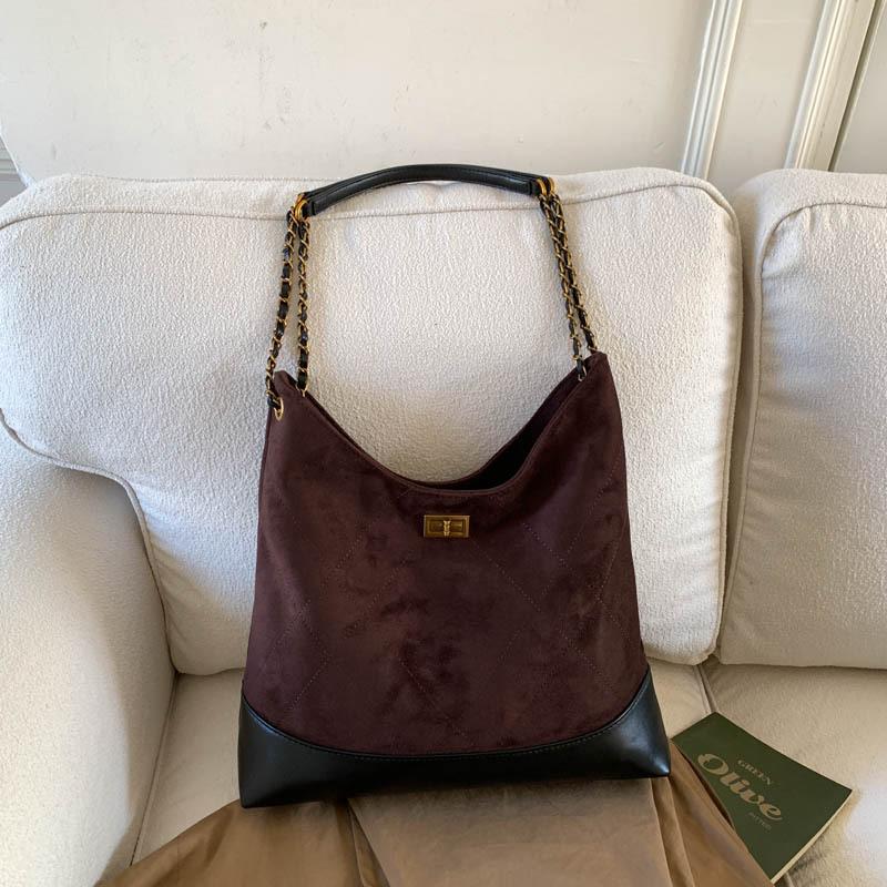 

025 winter new contrasting color tote bag retro chain matte shoulder bag trendy messenger bag daily commuter bag