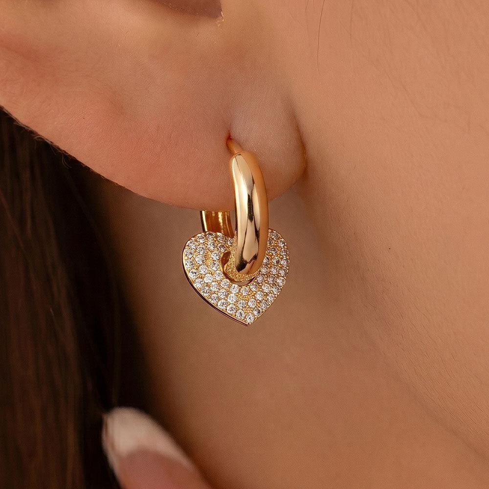 Zirconia Heart Earrings: Trendy Artistic Retro Design, Simple Peach Heart Ear Clips.