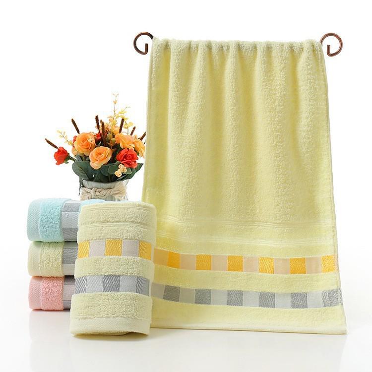 Absorbent Thickened Pure Cotton Bath Towel with Embroidered Souvenir Design