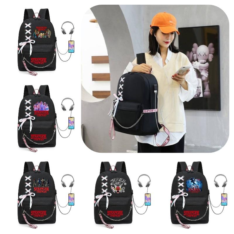 Stilvoller Stranger Things Rucksack mit USB-Ladeanschluss 20-35l Fassungsvermögen Oxford-Stoffmaterial