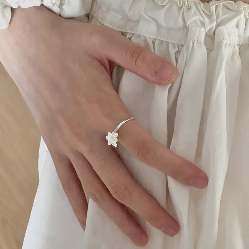 Fashion Simple Style Flower rings for women Light Luxury Exquisite silver  Ring Party Wedding Fine  Adjustable