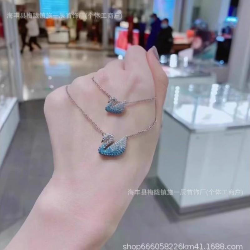 Womens Gradient Blue Swan Necklace Classic Clavicle Chain Fashion Jewelry