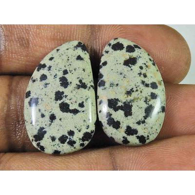 24,60Cts. Natürlicher Dalmatiner-Jaspis (Jeweils 16 mm x 26 mm) Cabochon-Match-Paar SK-2514