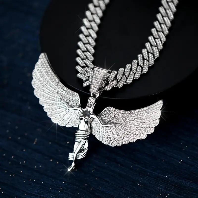 Collier avec Grand Pendentif Ailes d'Ange en Alliage de Zinc Incrusté de Zircon pour Hommes et Femmes, Bijou Simple Cadeau Style Hip-Hop Personnalité Luxe Léger