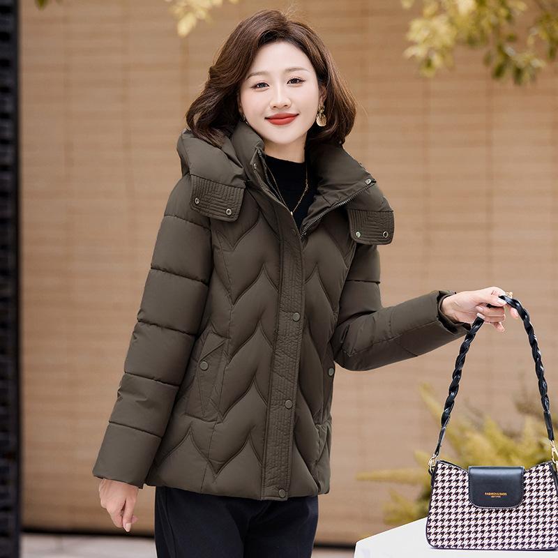 Small mother winter padded jacket women's short removable hat medium and old women's large size padded jacket