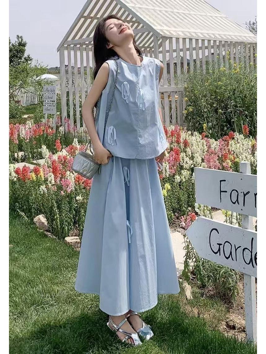 2026 Elegant Korean-Style Sleeveless Blue Skirt Set with French Bow XL