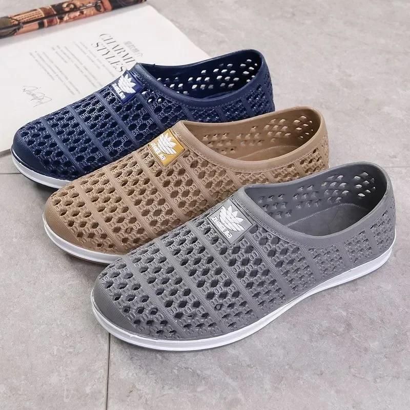

2025 Summer Beach Men Sandals Breathable Men Casual Shoe Hole Shoes Light Clogs Home Garden Outdoor Male Flat Slippers 44 синій