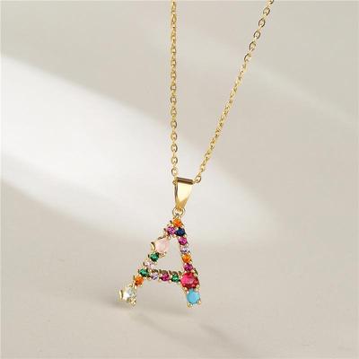 Collier clavicule incrusté de pierres précieuses mixtes 2021: Motif électrolytique de 26 lettres préservant la couleur pour femmes, populaire en Europe et en Amérique