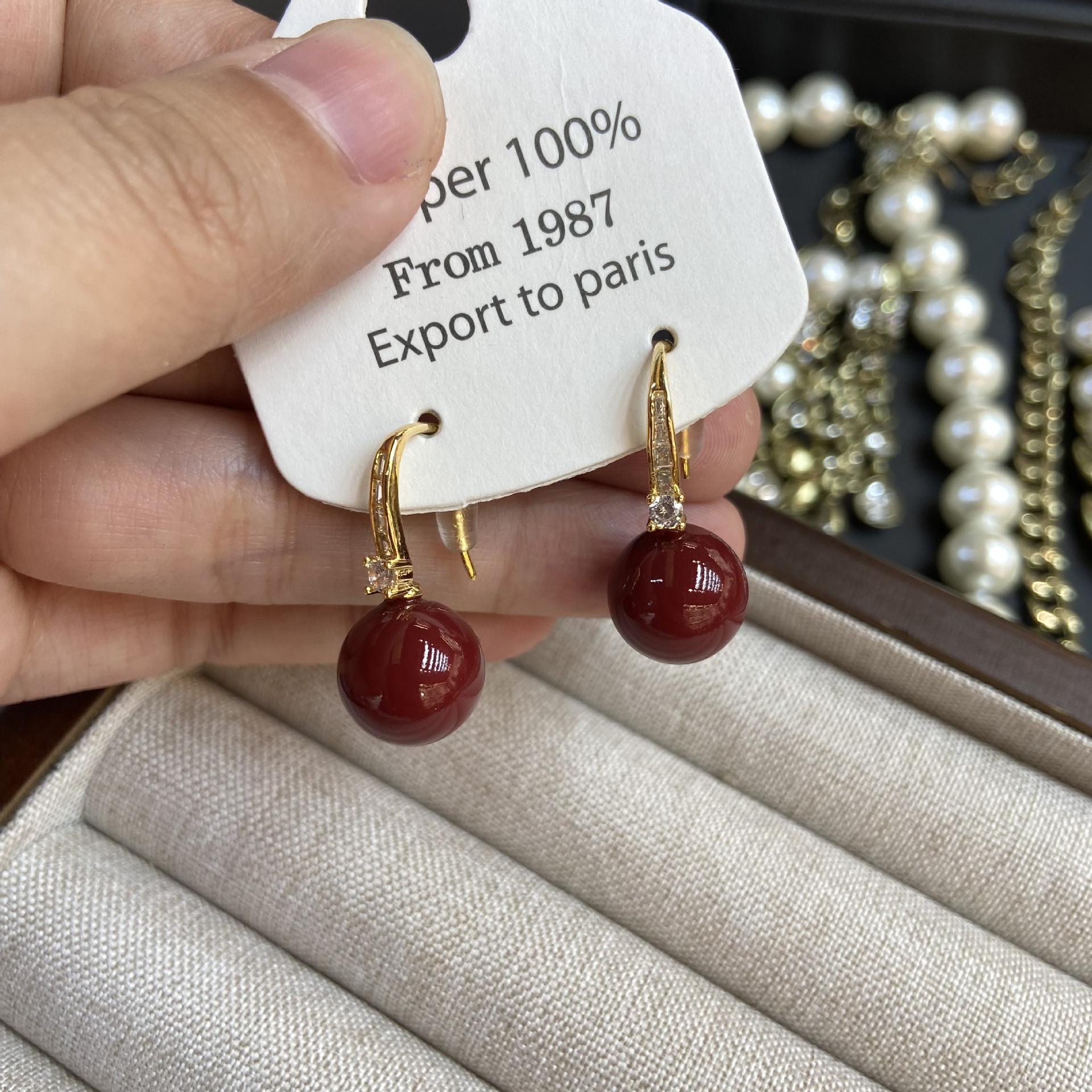 

Серьги-крючки с красными бобами акации и цирконием, женские, 2025 года, популярные, суперлегкие, роскошные, красные, праздничные, элегантные, Анкара