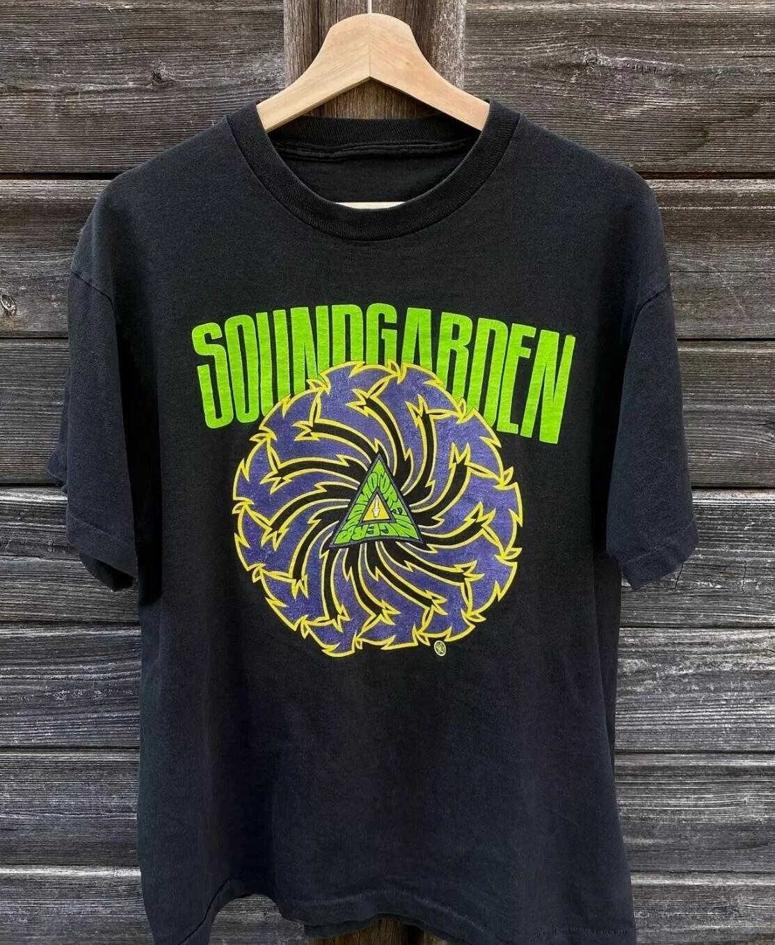 

1991 Soundgarden ‘Badmotorfinger’ Black Unisex T-shirt Vtg S-5XL WA0117 Unisex T-Shirt S