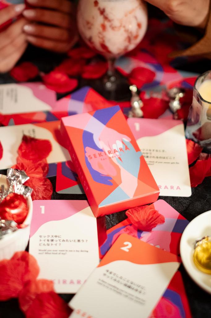 Sekirara Cards Adult Cards for 50 Bilingual In Japanese and English - Love, Sexuality, Couples, Communication, Games, Gifts, Cards,