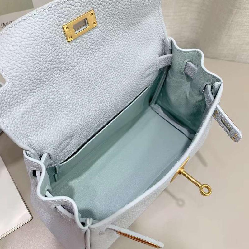 Taška z hovězí kůže Togo se zlatou přezkou Bublinkově zelená Taška z kůže se svěžím litchi vzorem Zlaté kování