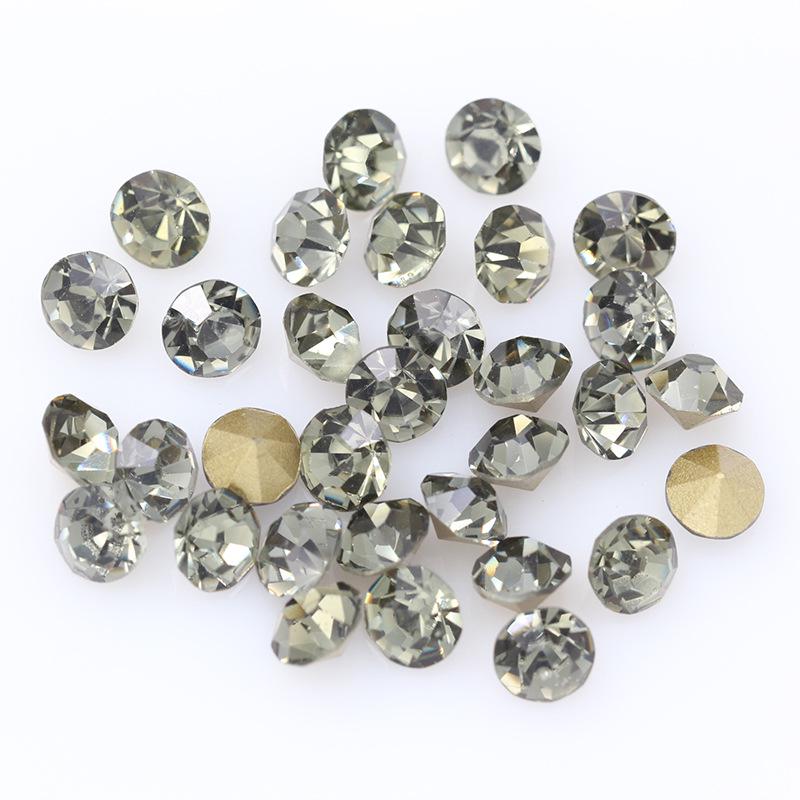 Large Round Colored Pointed Back Glass Rhinestones for DIY Phone Cases and Nail Art.