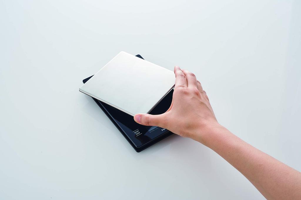 HARIO V60 Metall Drip Hairline Skala, ca.. 600g, Silber, VSTM-2000HSV