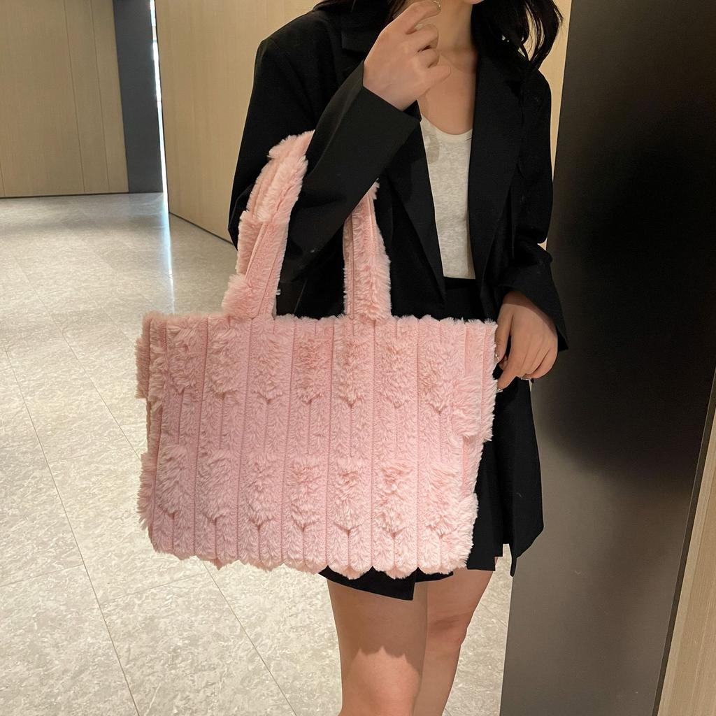Large Capacity Plush Bag Women'S Shoulder Handheld Underarm Bag Commuter Plush Tote Bag