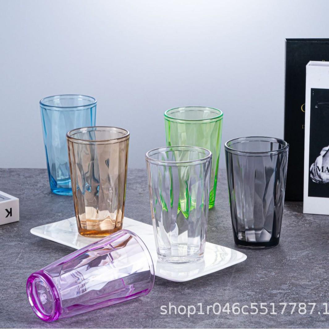 

Цветной прозрачный акриловый стакан: Ударопрочный, термостойкий, идеально подходит для воды, ополаскивателя для рта, сока или чая. 475ml