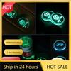 Ny Ny 7-färgs LED Bilmugghållarljus Lyser Upp Underlägg Vattenmuggplatta För VW Volkswagen Polo Jetta Golf Beetle CC GTI gol