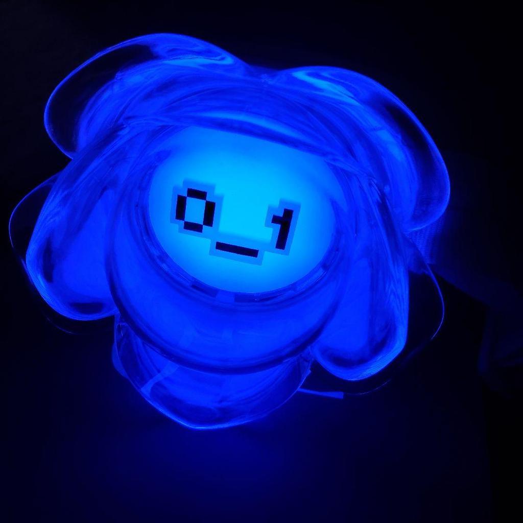 [USED] ZEROBASEONE ZB1 Zebeone Penlight with Strap