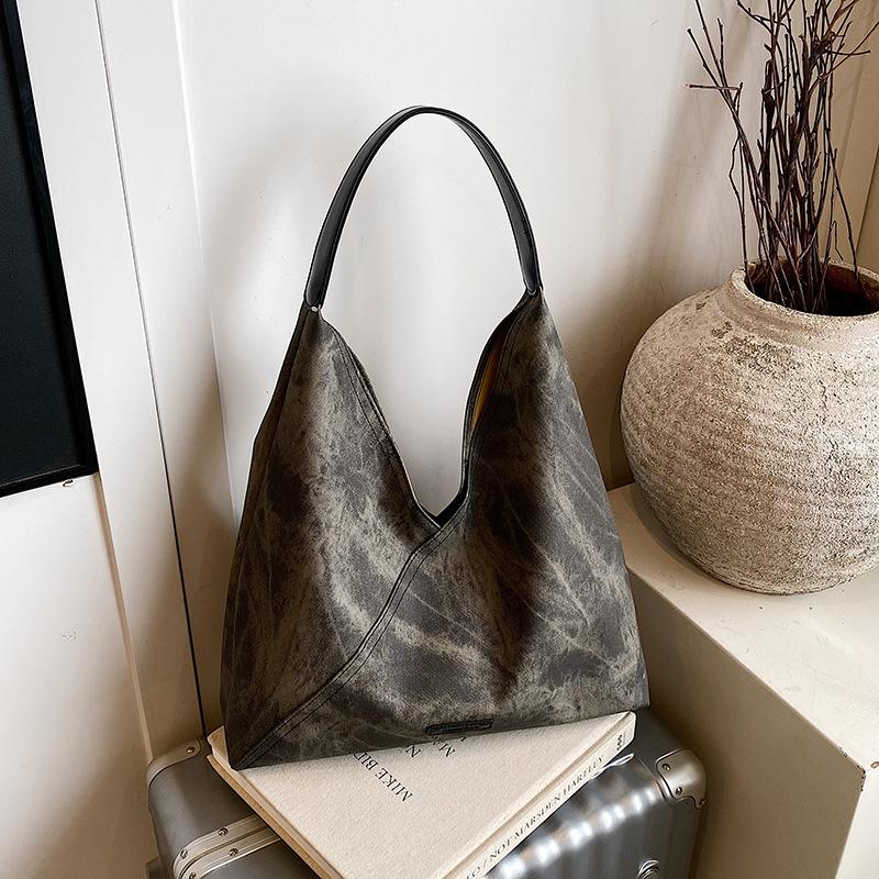 

New autumn fashion simple large capacity retro portable shoulder bag commuter women s bag tote bag dumpling bag чёрный