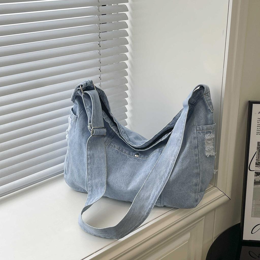 Trendy Korean Style Crossbody Bags for Fashiable and Versatile Commuting Bag Large Capacity Simple Denim Shoulder Bag Spring