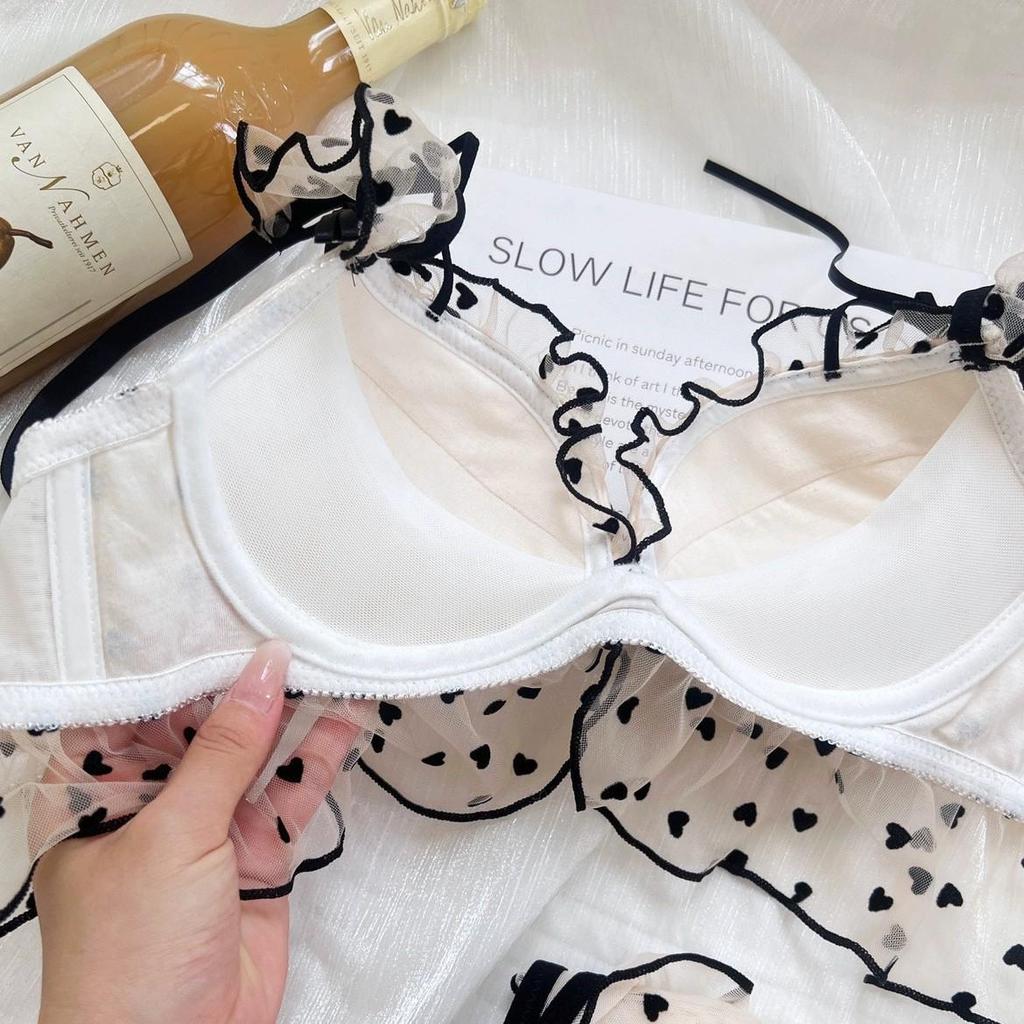 Japanese Style Lace Wirefree Push-Up Lingerie Set for Women - Sweet & Sexy Bra for Small Chest