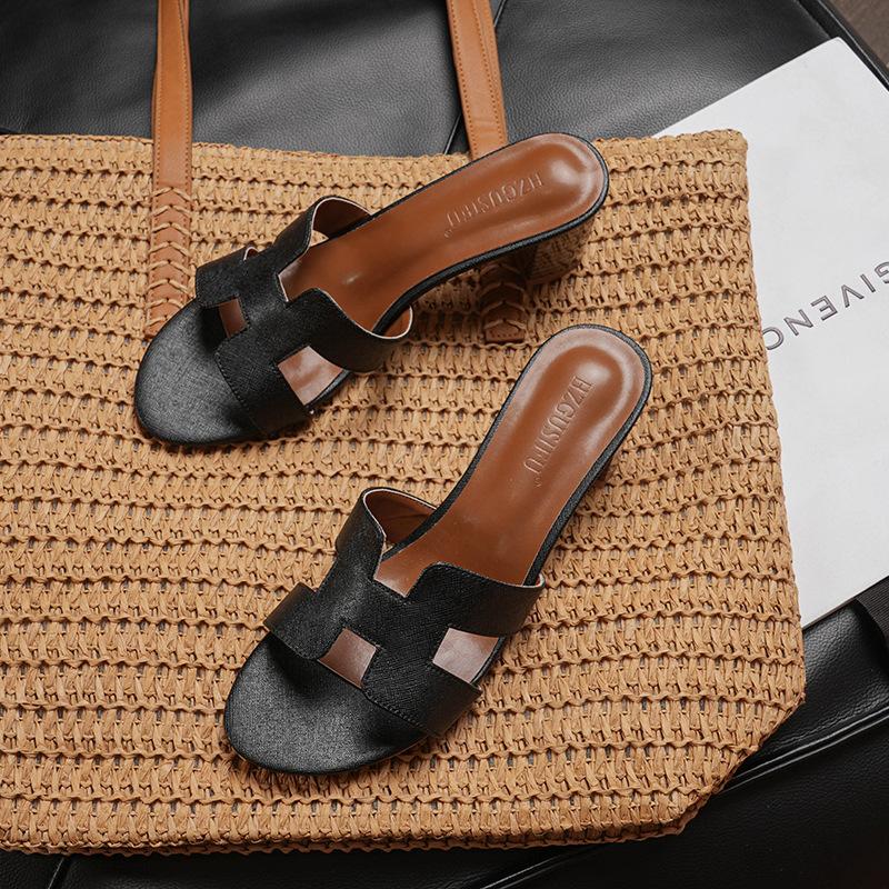 2025 Summer New Slippers Women's Medium Heel Thick Heel Cool Slippers Women's Fashion and Thin Beach Slippers Women