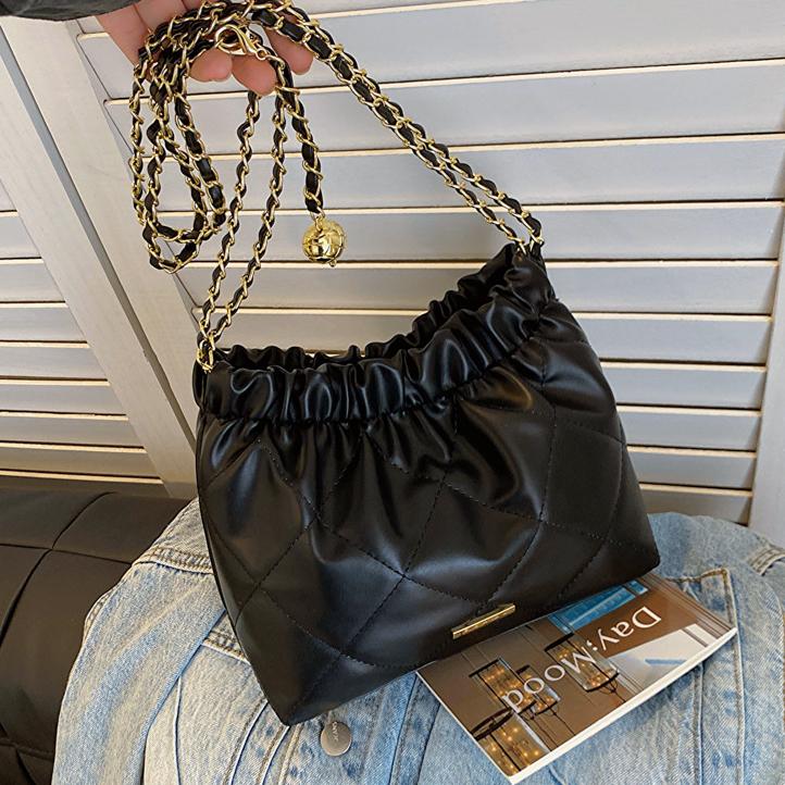 Soft Leather Large Capacity Fashionable Pleated Chain Shoulder Bag Summer New Western-style Leisure Bag Drawstring Crossbody Bag