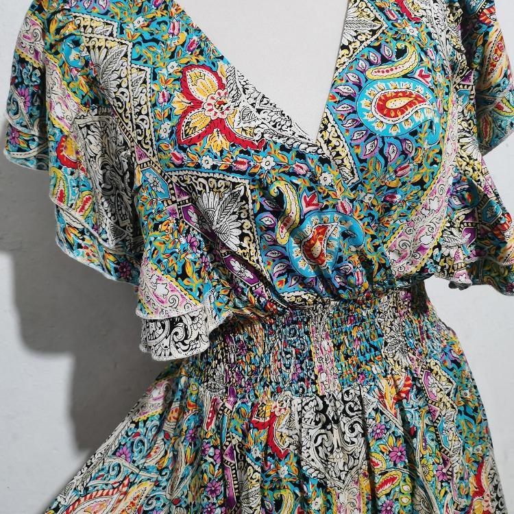 Dámské letní šaty s květinovým potiskem, výstřihem do V, volánovými krátkými rukávy, ležérní, s vysokým pasem, áčkového střihu, bez zad, s rozparkem, ke kotníkům, jarní šaty